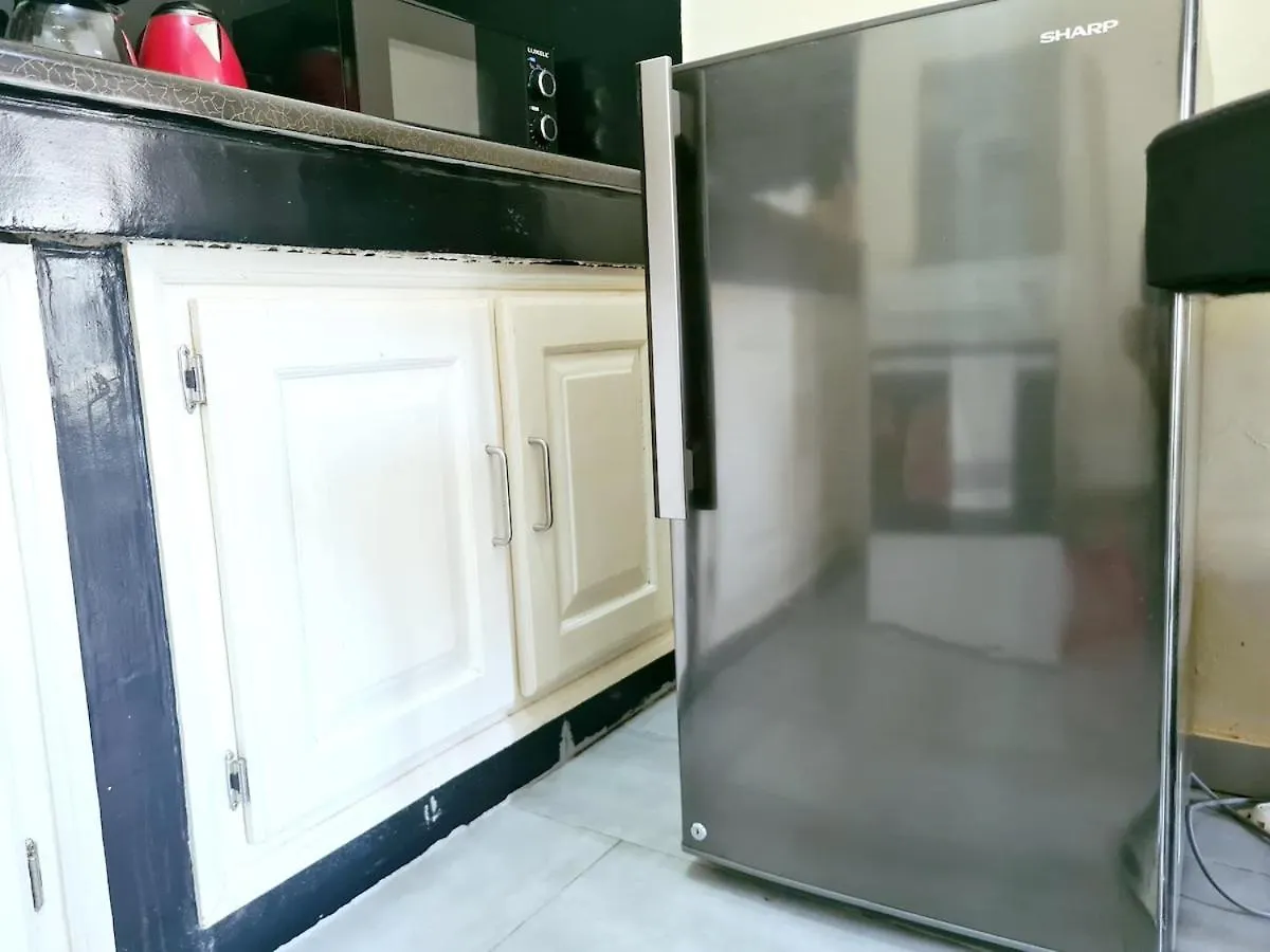 Charmant F1 Avec Balcon - Wi-Fi & Tv Connectee A Dakar