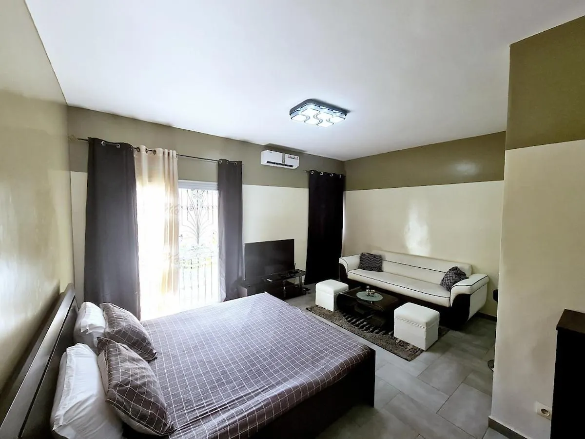 Apartment Charmant F1 Avec Balcon - Wi-Fi & Tv Connectee A Dakar