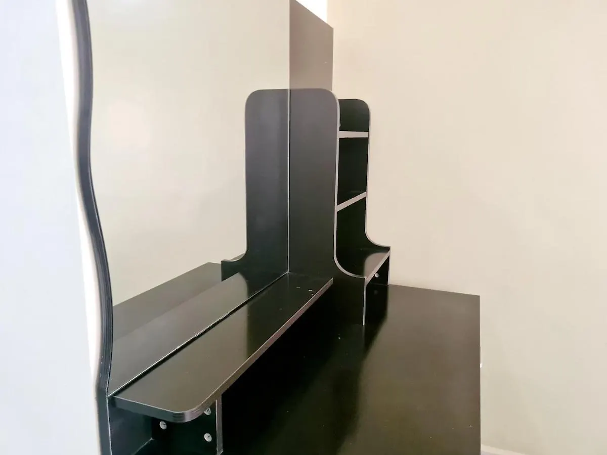 Charmant F1 Avec Balcon - Wi-Fi & Tv Connectee A Dakar 0*,