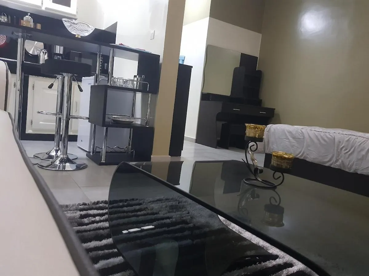 Charmant F1 Avec Balcon - Wi-Fi & Tv Connectee A Dakar 0*,  Senegal