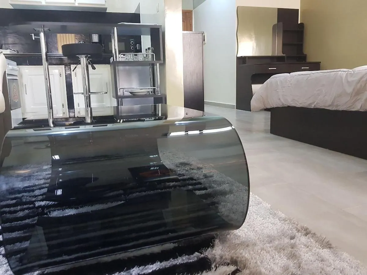 Charmant F1 Avec Balcon - Wi-Fi & Tv Connectee A Dakar Apartment