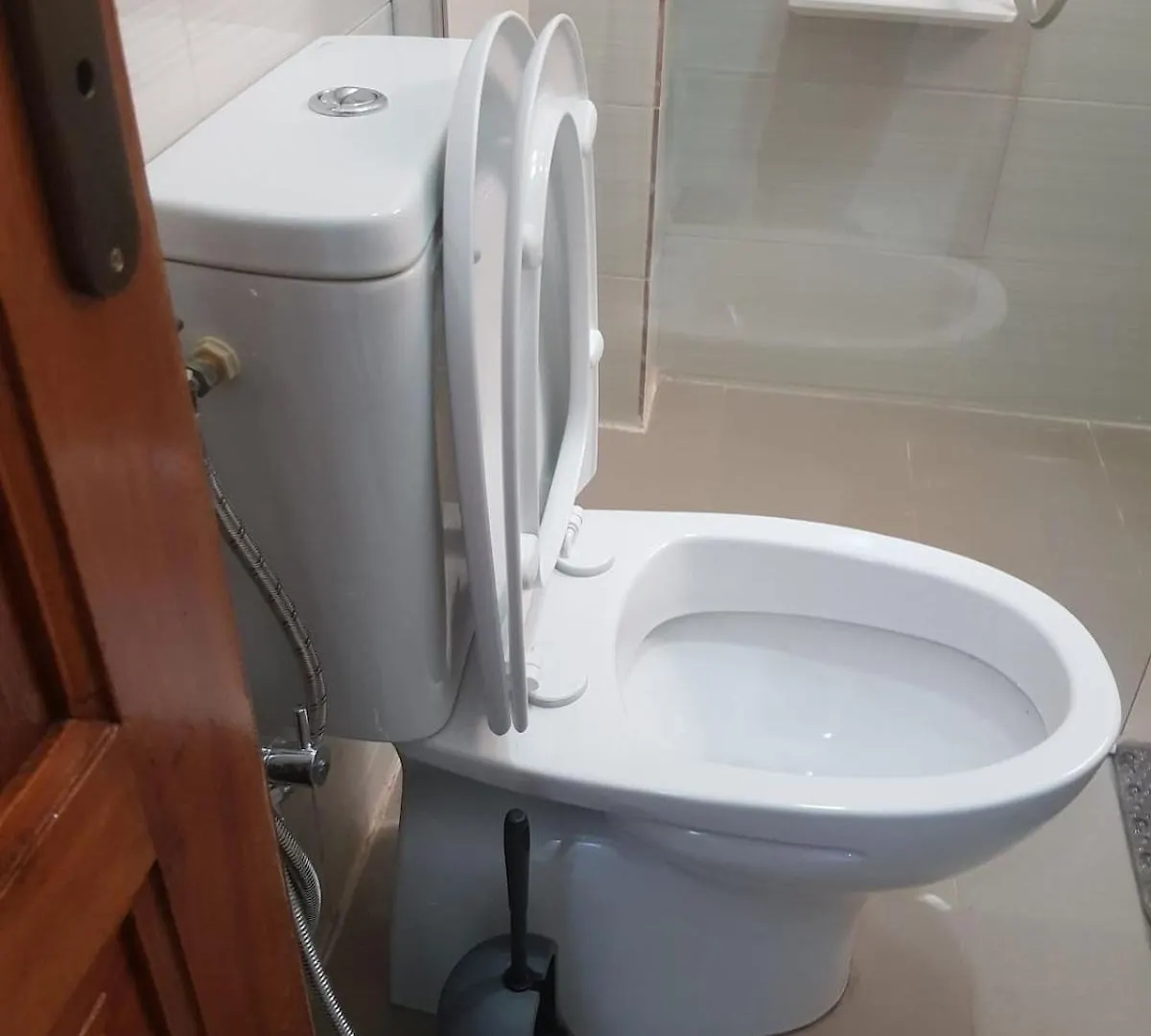 Charmant F1 Avec Balcon - Wi-Fi & Tv Connectee A Dakar 0*,